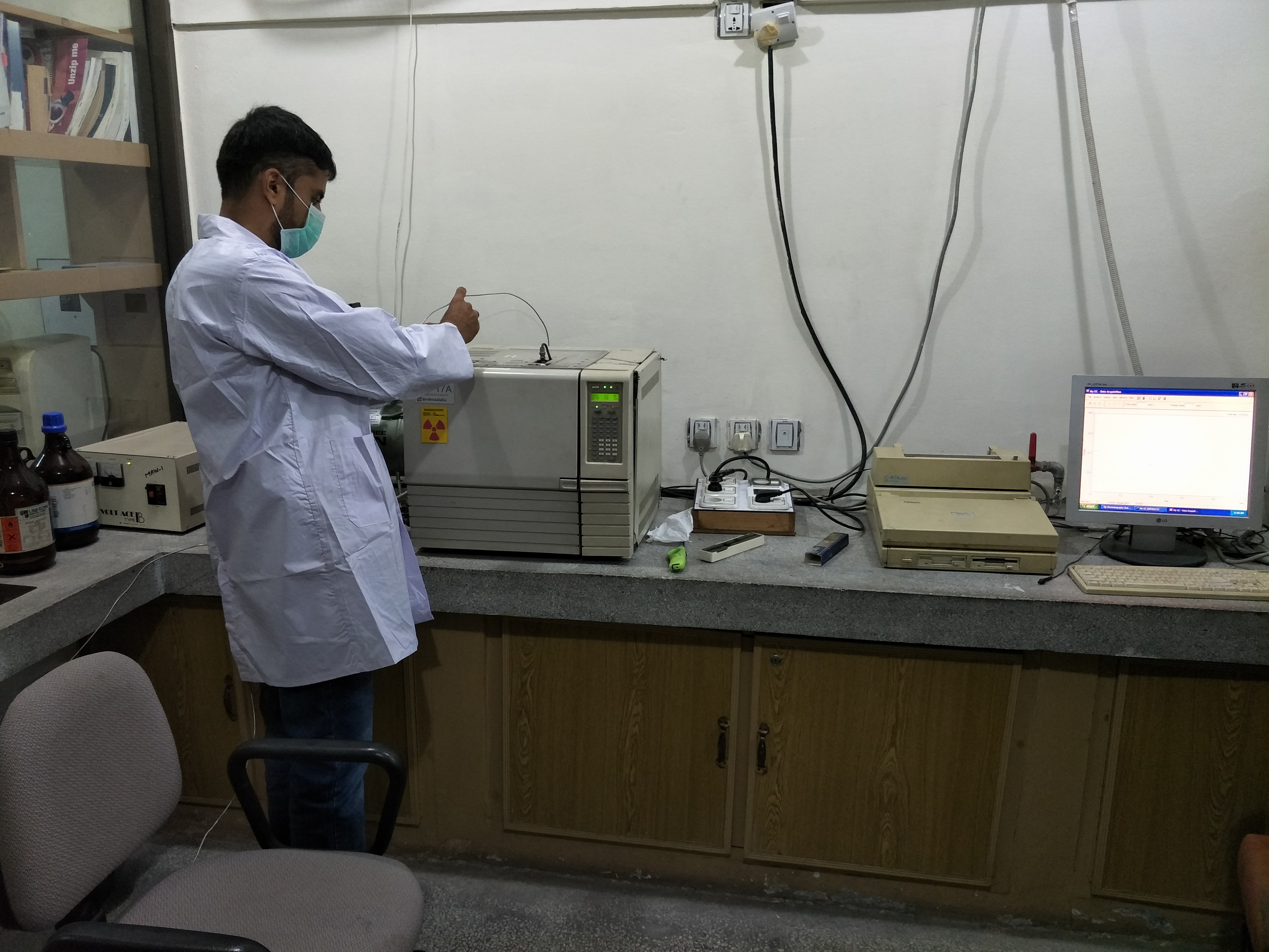 Gas Chromatograph